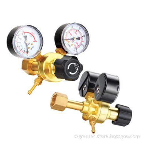 Regulator with valve